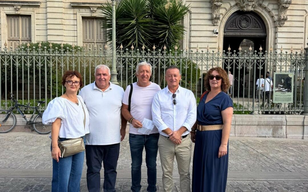 Sénatoriales: le maire et ses adjoints au rendez-vous de la démocratie